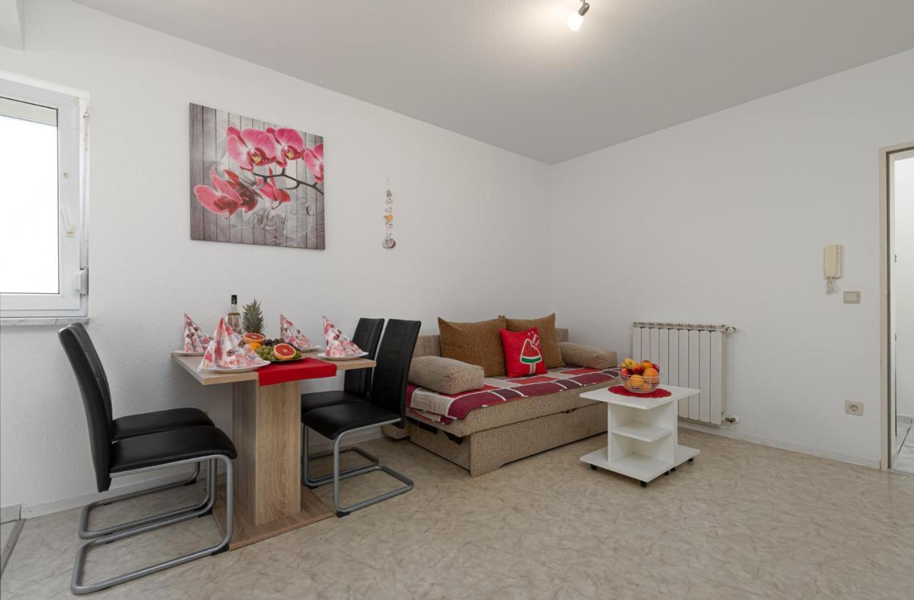 Haus Delphin Διαμέρισμα Πόρετς Εξωτερικό φωτογραφία