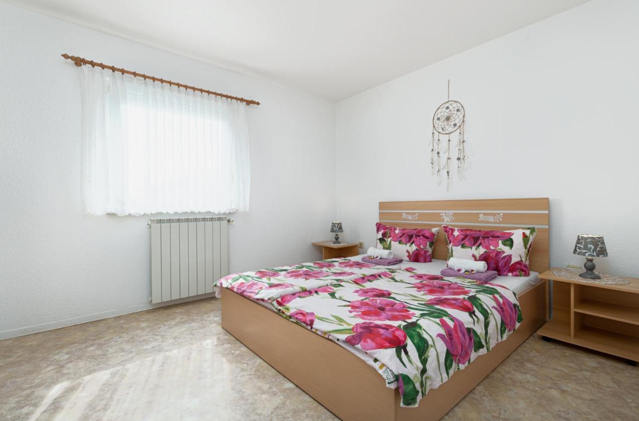 Haus Delphin Διαμέρισμα Πόρετς Εξωτερικό φωτογραφία